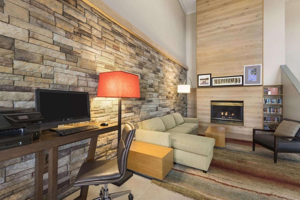 One-Bedroom King Suite - Non-Smoking